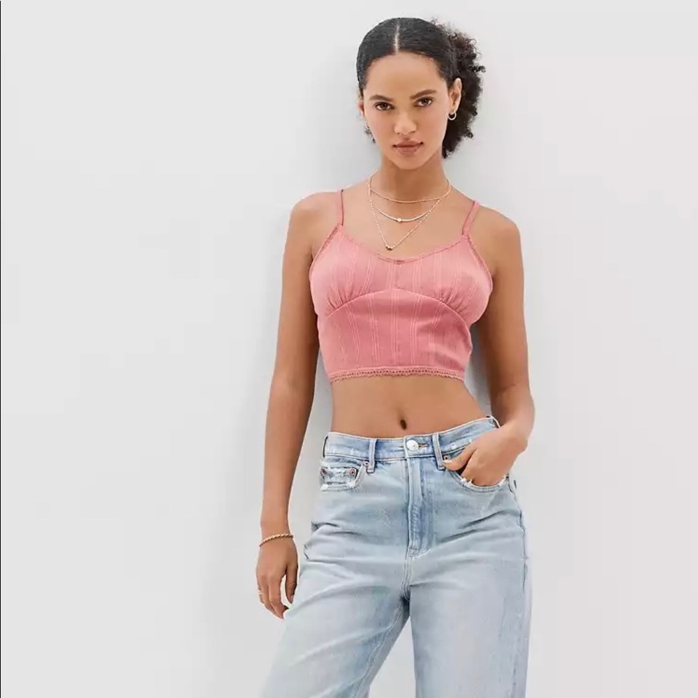 NWT AE Cropped Lace Trim Cami - Size M